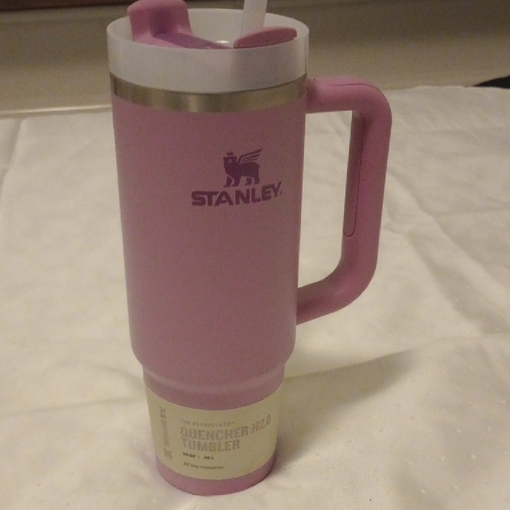 Stanley Pink Quencher H2.0 Tumbler